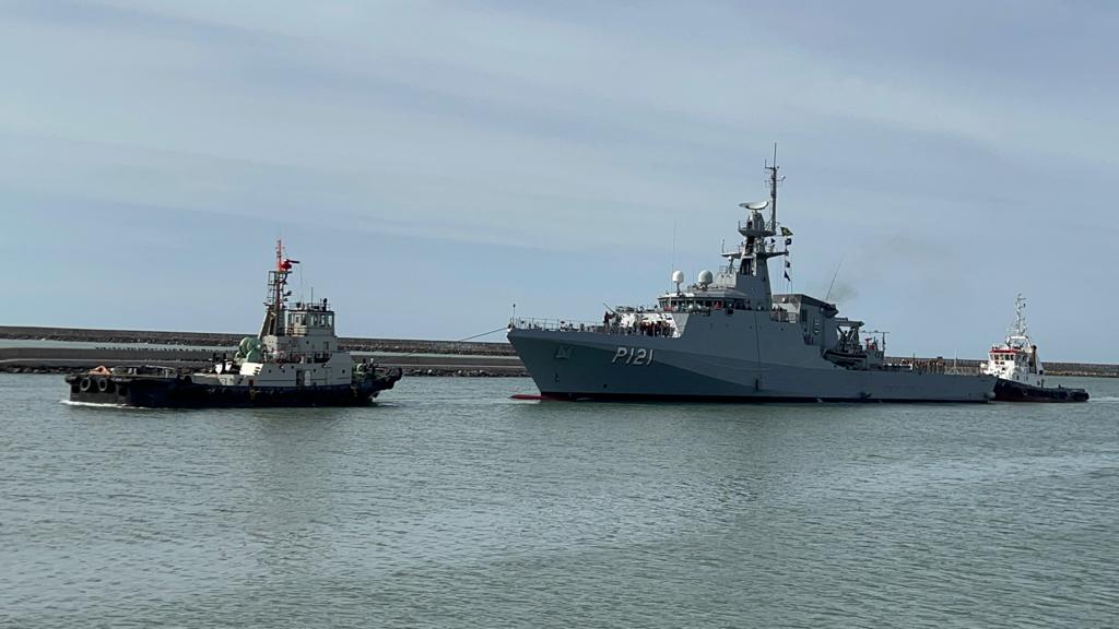 Capacitación e instrucción por aire y mar. Operativo de la Armada Argentina frente a la costa bonaerense