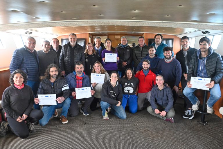 Capacitan para observadores de fauna marina vulnerable durante prospecciones sÃsmicas