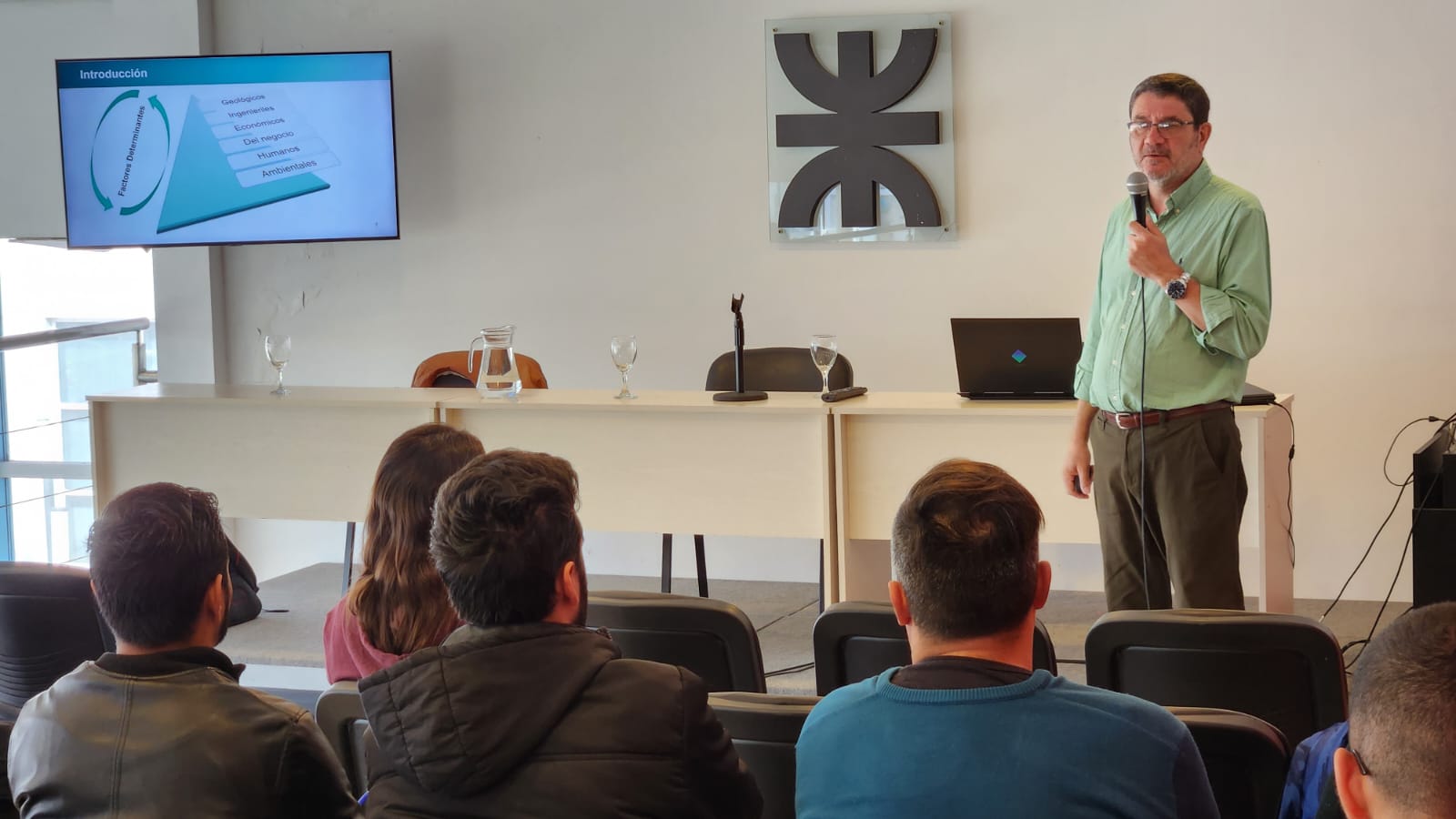 Destacado profesor de la UBA participa en curso de la UTN Regional Mar del Plata