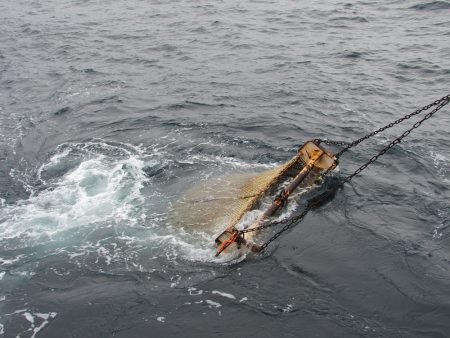 El BIP V铆ctor Angelescu comenz贸 la campa帽a de evaluaci贸n de vieira patag贸nica en la unidad de manejo B