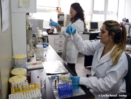 El INIDEP recibe del Ministerio de Ciencia, dos equipos de avanzada para el programa Qu铆mica Marina y Marea Roja