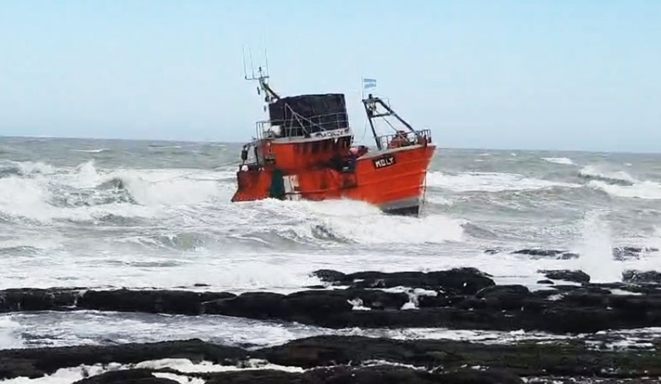 Encalló el BP Moly después de quedar con capacidad de maniobra restringida