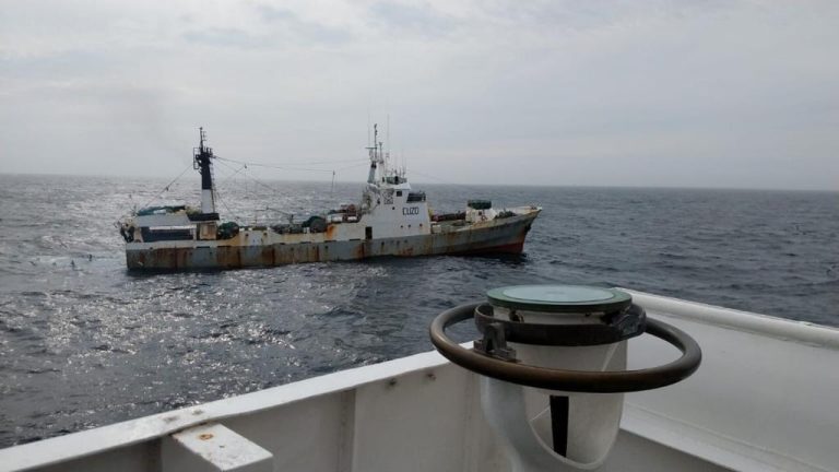 Arrastrero portugu茅s Calvao podr铆a haber incurrido en pesca ilegal dentro del mar argentino