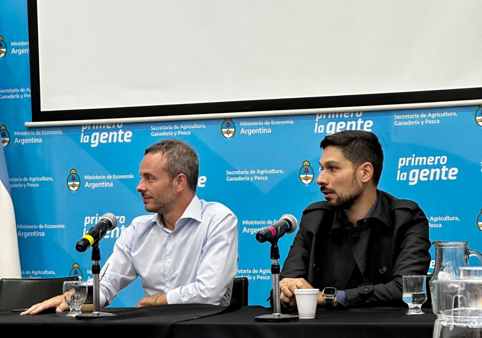 Importante reuni贸n en Subsecretar铆a de Pesca destrab贸 todas las importaciones pendientes de autorizaci贸n