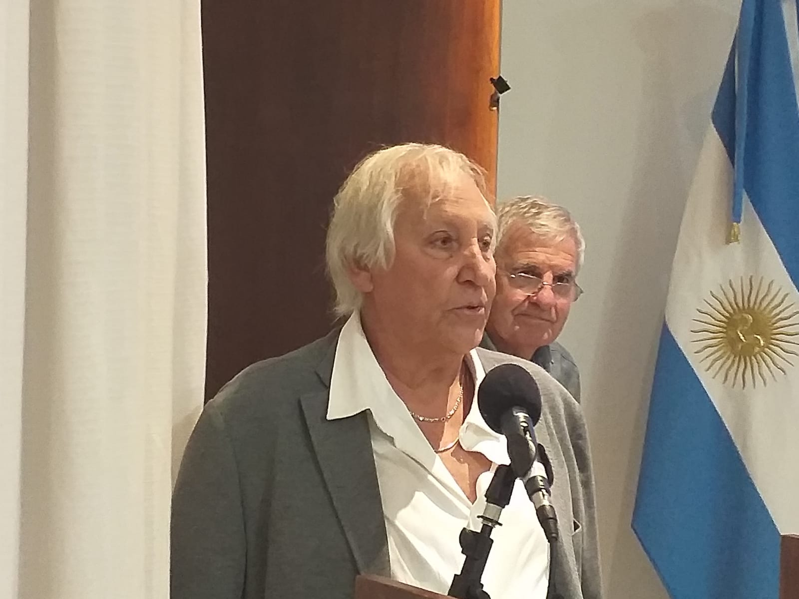 Juan Taranto presentó su libro «Silencios del Alma»