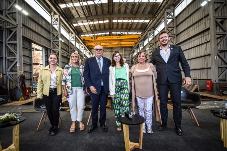 El secretario de industria y desarrollo productivo pasó por el puerto con algunas definiciones