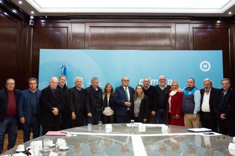 Miembros nucleados de la Industria Naval interesados en la construcción del Buque de investigaciones Ice Class