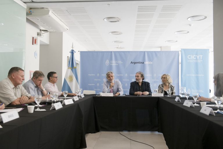 Planifican actividades de Ciencia y Tecnolog铆a