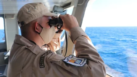 Jornada de an谩lisis sobre la milla 201 en Prefectura Naval Argentina