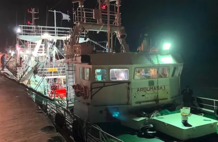 Dif铆cil. Pretenden obligar descargar a tangoneros en Puerto Deseado