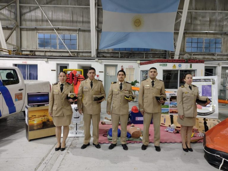 Jornada informativa de Prefectura Naval Argentina en Trelew