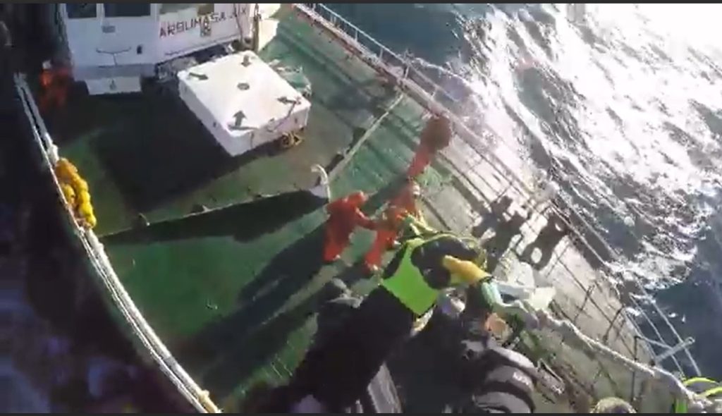 Aeroevacúan a un asesor de pesca español del BP Arbumasa XIX
