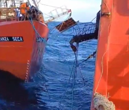 Colisi贸n en alta mar. El BP Lanza Seca y Yenu se tocaron a 35 millas n谩uticas de Pen铆nsula de Vald茅s