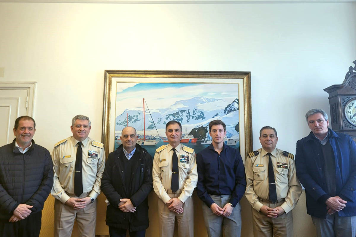Reunión en Prefectura por falta de oficiales de pesca