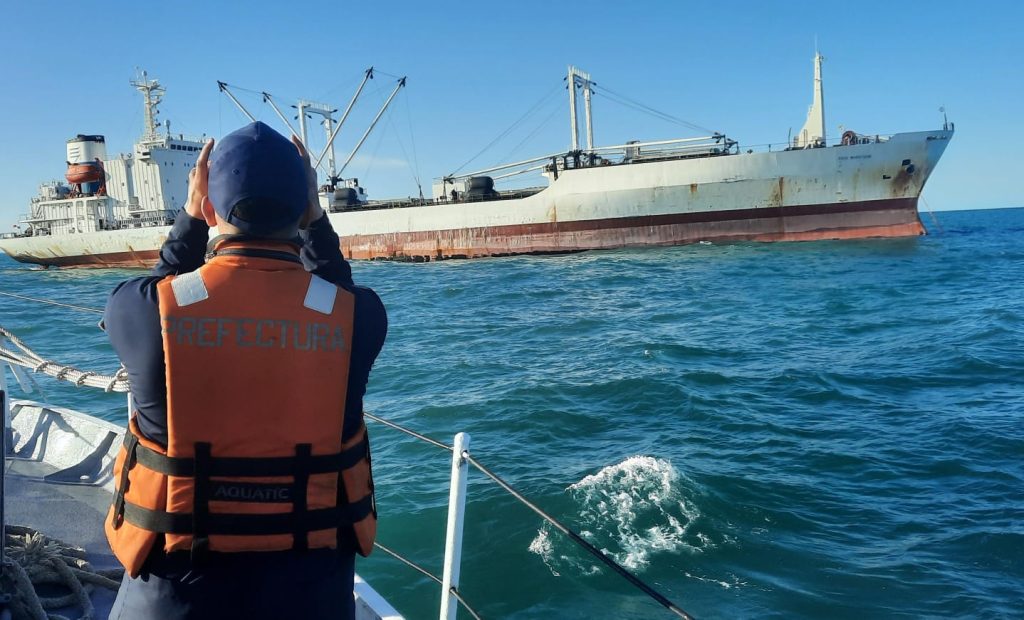 Histórico. La Prefectura Naval Argentina inició actuación sumarial al reefer Frío Marathon por operar en aguas de Islas Malvinas sin autorización nacional