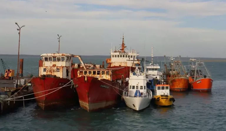 Tras 5 meses de negociaciones, el sector pesquero rionegrino, logr贸 cerrar acuerdo salarial