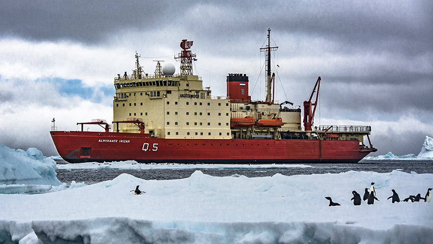 El rompehielos Almirante Irizar se prepara para una nueva campaña antártica