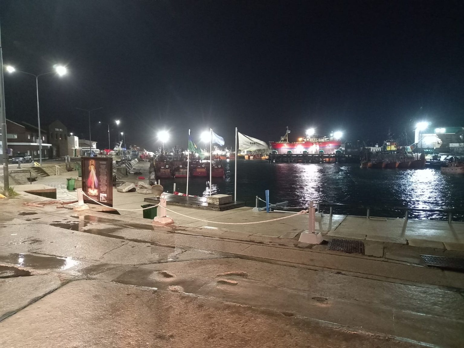 Renovado cambio tecnológico en las luminarias dentro del puerto de Mar del Plata