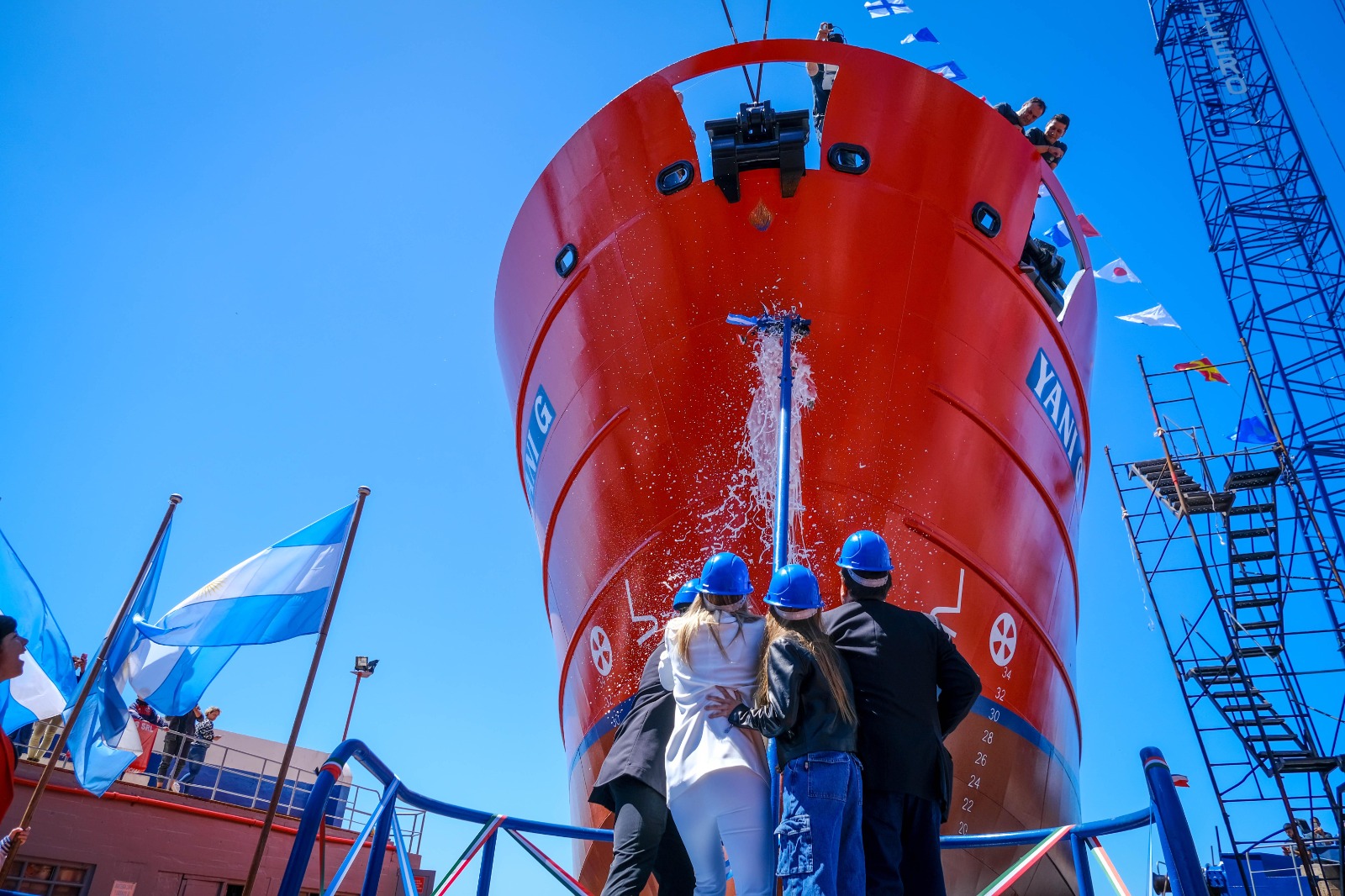 Sábado de júbilo en el Astillero Naval Federico Contessi, botaron el BP Yani G