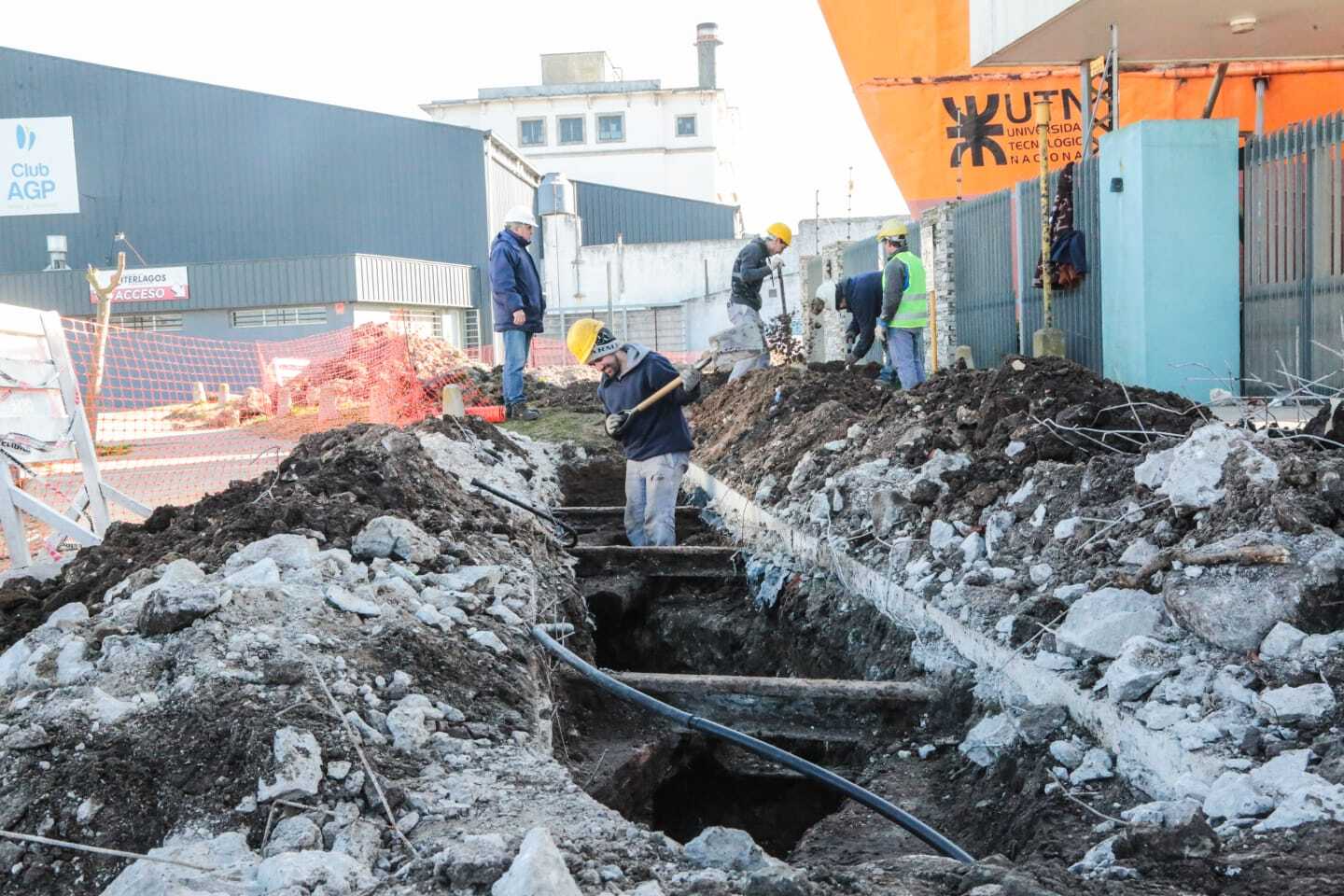 Nuevo llamado licitatorio para terminar las mejoras en las calles internas del puerto local