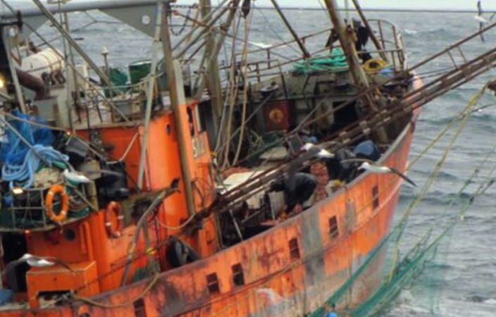 Se esperan importantes reuniones para destrabar el conflicto del inicio de la prospección de langostino en  Chubut