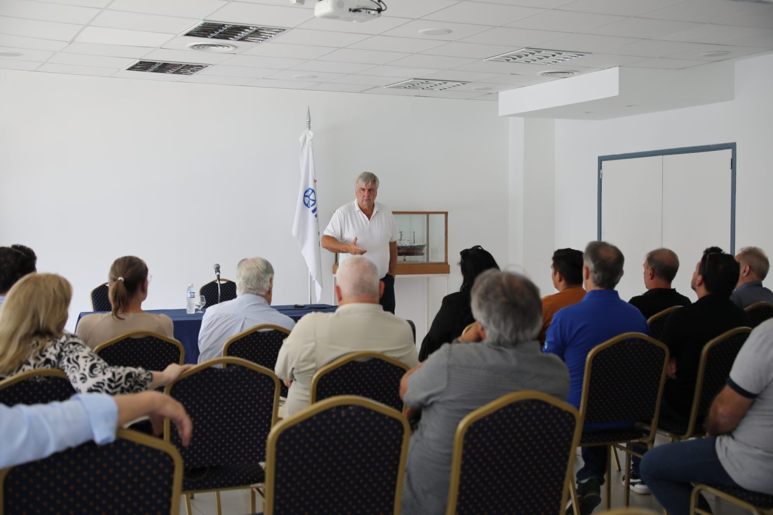 Cazorla en el INIDEP, recibió al sector pesquero y gremial de Mar del Plata