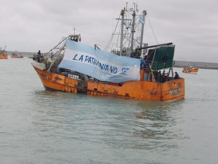 Apoyo de la flota pesquera de Rawson al Gobernador de Chubut