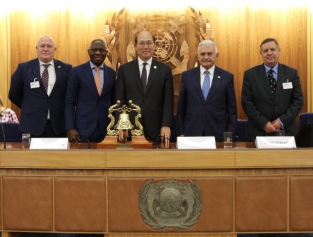 OMI y OIT impulsan la necesidad de garantizar condiciones dignas para el hombre de mar