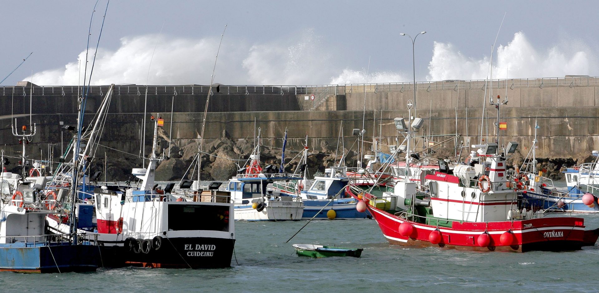 Miles de personas del sector pesquero y agrario se manifiestan en España