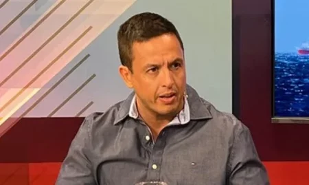 La renuncia de Gustavo Gonz谩lez a la CAFACh desencadena incertidumbre y apoyo un谩nime