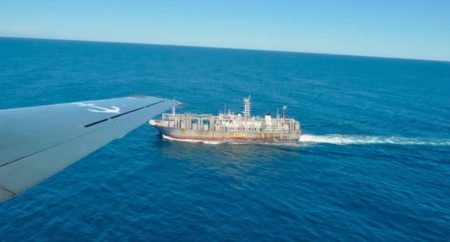 La Armada Argentina controla a la flota pesquera china. Un operativo exitoso para proteger los recursos naturales del pa铆s