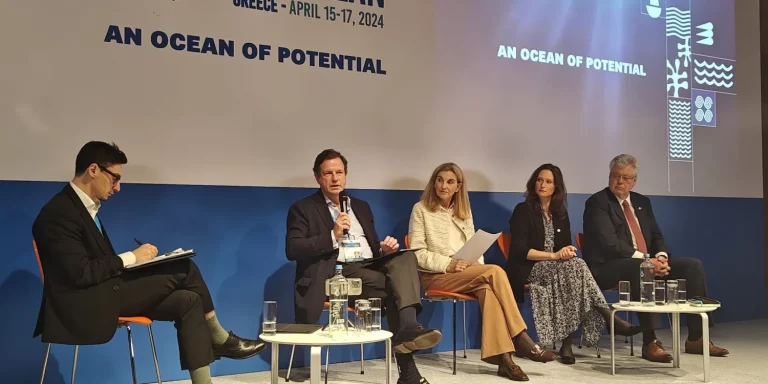 Buscan estrategias para proteger los oc茅anos desde el sector pesquero: Europa a la vanguardia, Argentina con desconcierto