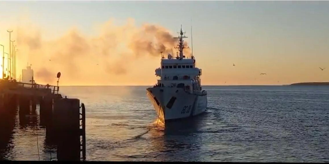 El Guardacostas GC-28 Prefecto Derbes zarp贸 para patrullar la Zona Econ贸mica Exclusiva Argentina