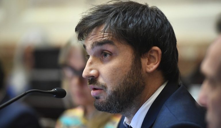 Cuestionan más permisos de pesca en Chubut