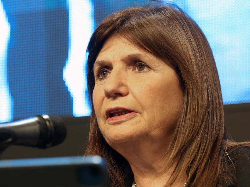 Patricia Bullrich visitó la Prefectura Naval Argentina y destaca participación en Congreso Internacional sobre Hidrocarburos