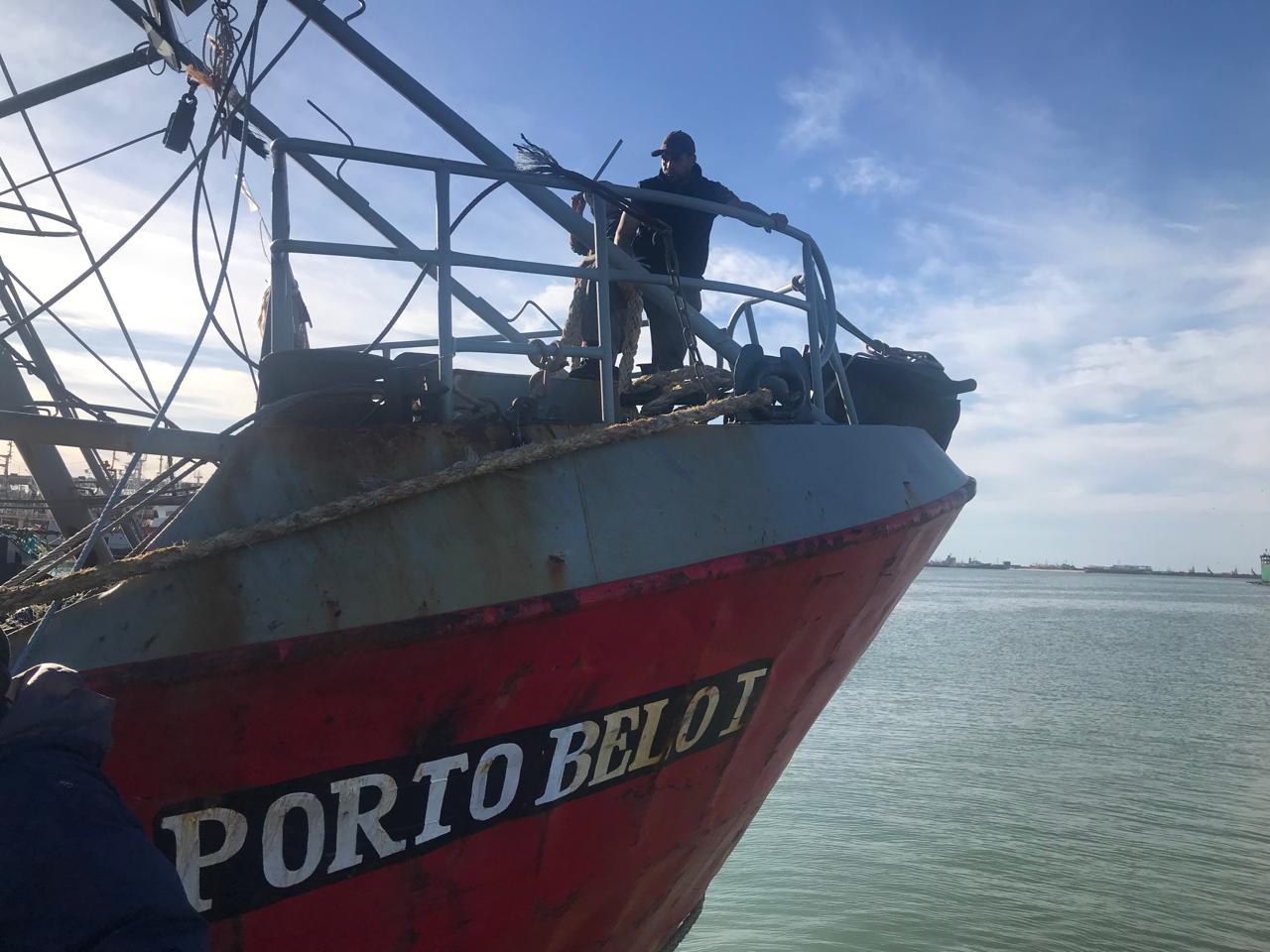 Tensión en el Puerto: Demoras en zarpadas de fresqueros por desacuerdo en paritarias del SOMU