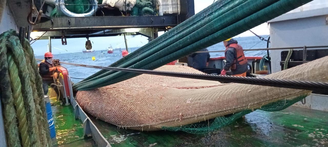 Denuncia del SOMU contra empresas pesqueras por acuerdos salariales por fuera del convenio