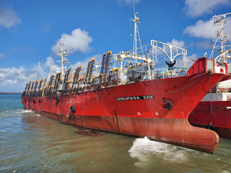 Grave accidente a bordo del buque potero Arbumasa XXIX en el puerto de Mar del Plata