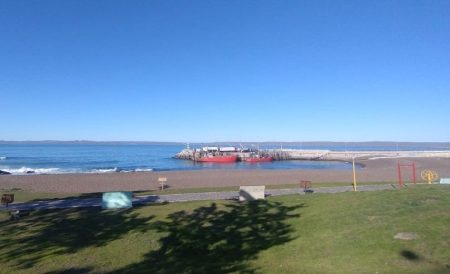 Chubut. Pesca aprob贸 la disminuci贸n del 50% en el arancel para barcos que descarguen en Camarones y Rawson