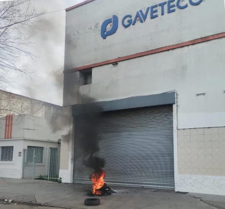 Gaveteco: 150 Trabajadores a la buena de Dios