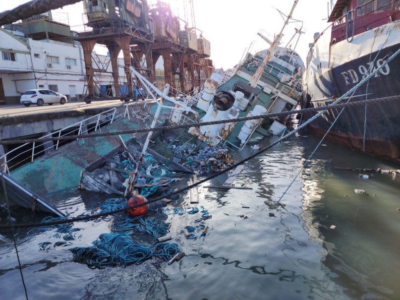 El Consorcio de Gesti贸n del Puerto de Bah铆a Blanca removi贸 el buque hundido Cristal Marino