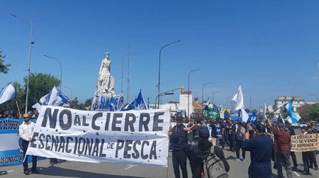Sectores afines a la Escuela Nacional de Pesca se movilizaron hoy en Mar del Plata