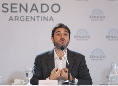 El Gobernador Torres se reuni贸 con empresarios pesqueros para definir la pol铆tica pesquera en vista a una nueva temporada