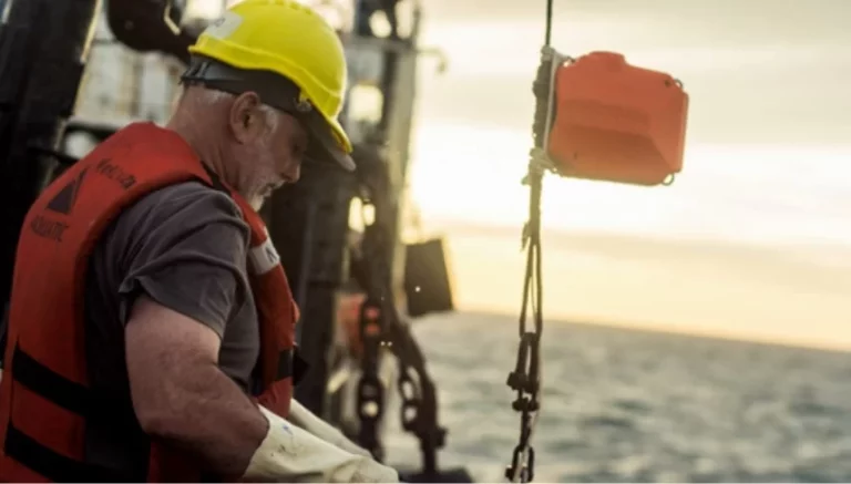 Merluza Negra. Tierra del Fuego reactiva su programa de observadores en cooperaci贸n con CeDePesca