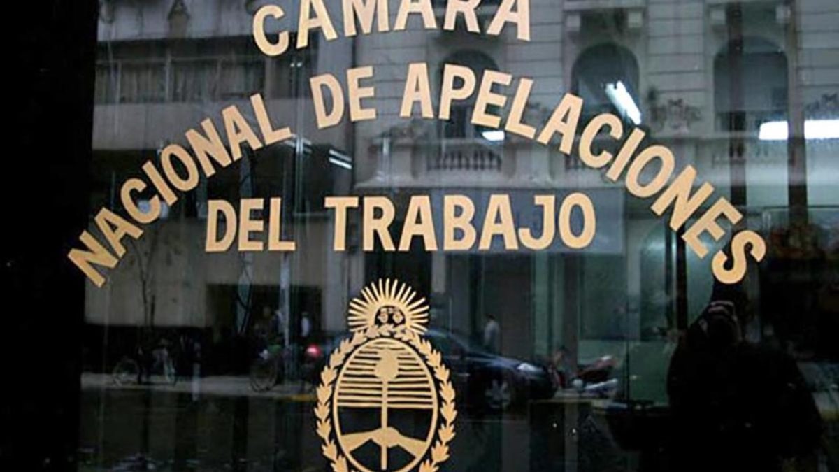 La Justicia declara inconstitucional el capítulo laboral del DNU 70/ ...