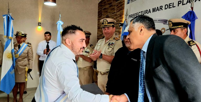 Mar del Plata celebra la graduaci贸n de 62 nuevos marinos mercantes