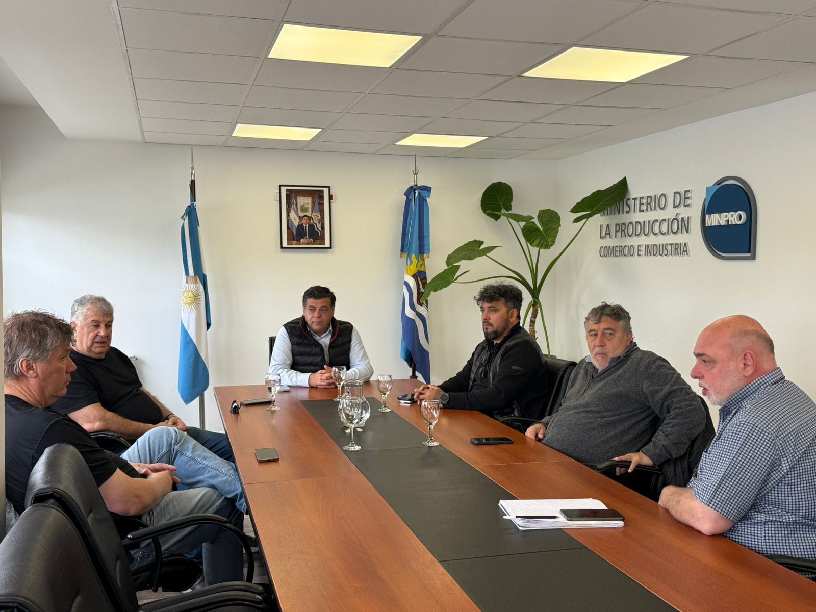 Santa Cruz busca un modelo sostenible en el sector pesquero con la nueva cuota social de merluza