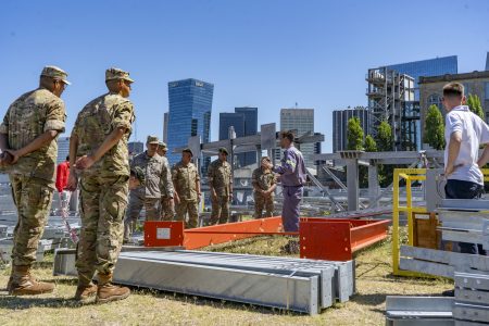 El Comando Conjunto Ant谩rtico supervis贸 tareas en la fase inicial de la construcci贸n de la Base Petrel