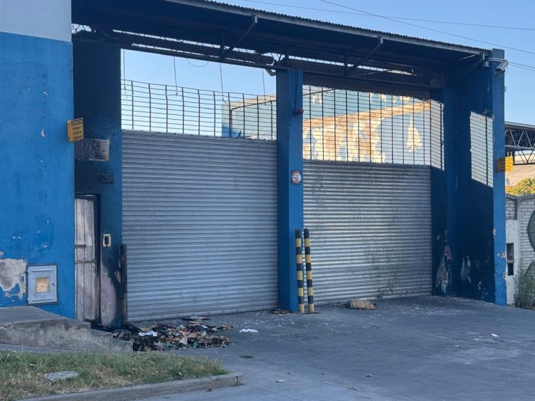 Crisis en la industria pesquera: El cierre de Sur Trade deja un tendal trabajadores sin empleo