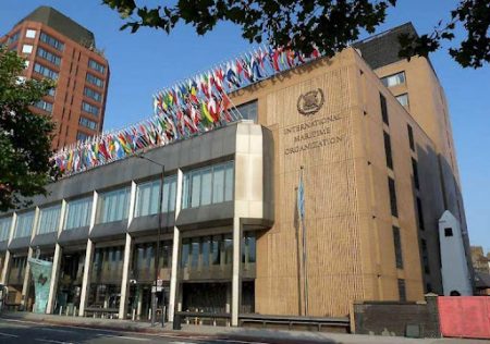 La Prefectura Naval Argentina particip贸 en el Seminario Mar铆timo Polar organizado por la OMI